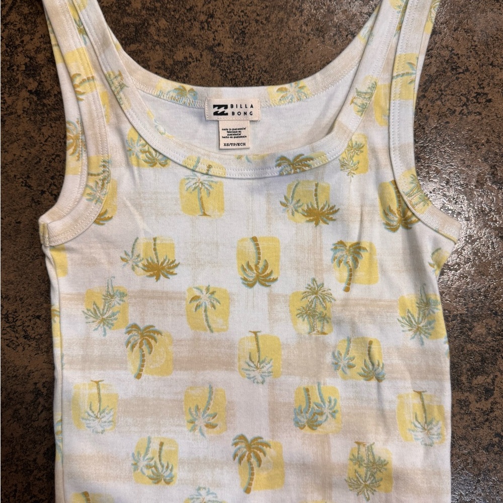 NWOT Billabong Yellow and Green Palm Print Crop Top